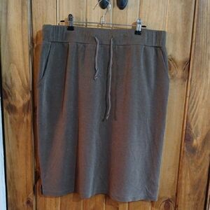 The Main Street Exchange Pull On Skirt - XL